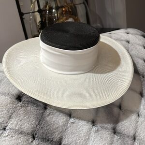 Chic White and Black Fashion Hat